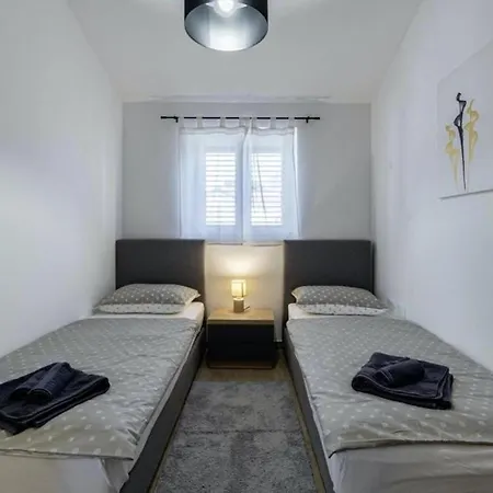 House Casa Maja 布罗托尼贾